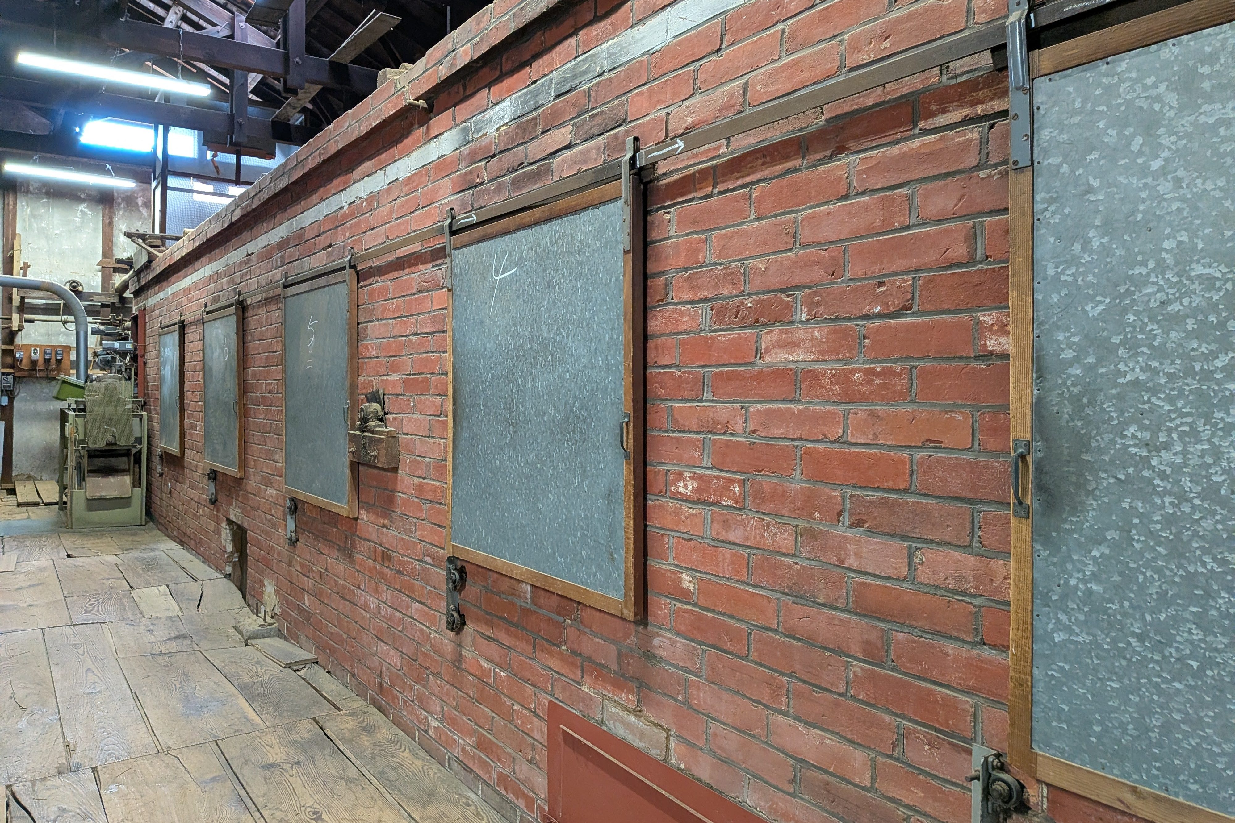 100年前の乾燥機が現役？！宇治抹茶の美味しさの秘訣「堀井式碾茶炉」